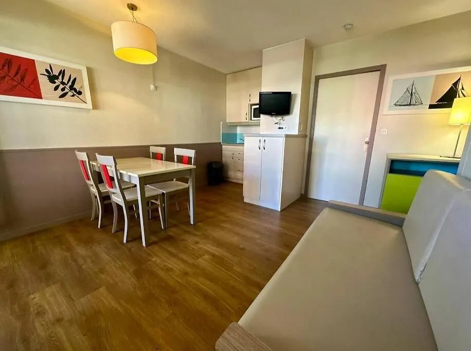 Mandelieu / Appartement Climatise 4 Prsn / Piscine France