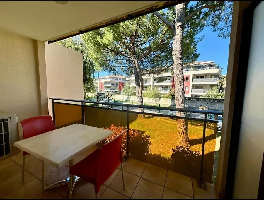 Apartment Mandelieu / Appartement Climatise 4 Prsn / Piscine France